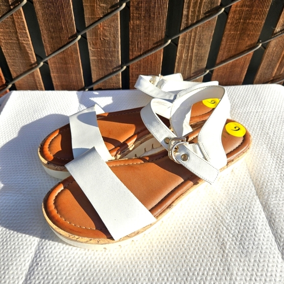 Unisa Shoes - New Unisa Sandals Women's Size 9